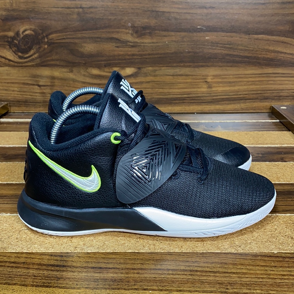 Nike Flytrap 6